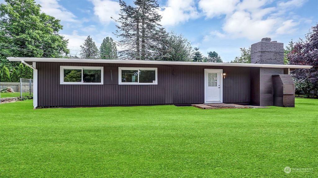 Photo of 30505 21st Avenue SW, Federal Way, WA 98023 (MLS # 2282632)