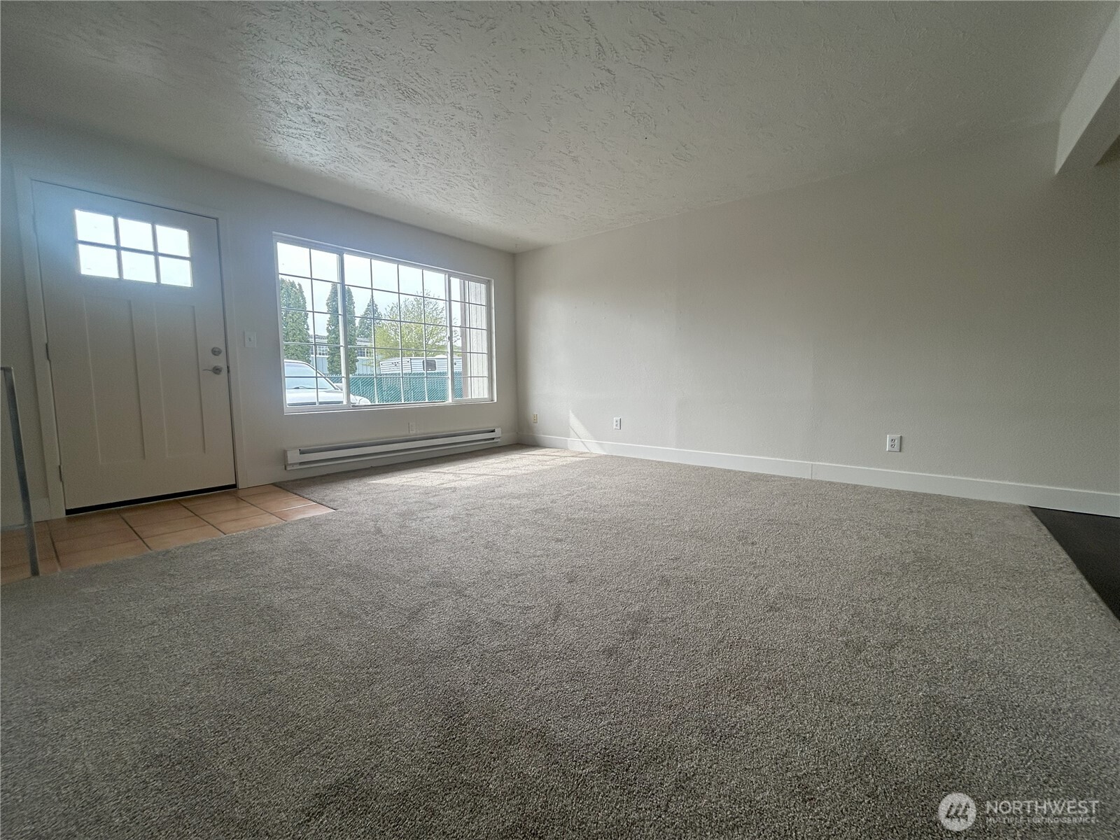 3333 Redwood Avenue 12