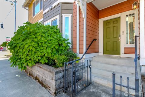 Photo of 906 6th Avenue #B, Tacoma, WA 98405 (MLS # 2443477)