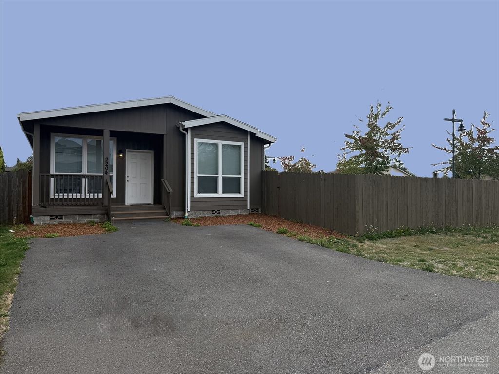 Photo of 2204 S 312 Street, Federal Way, WA 98003 (MLS # 2435338)