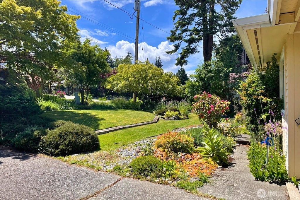 Photo of 116 Bayside Place, Bellingham, WA 98225 (MLS # 2536229)