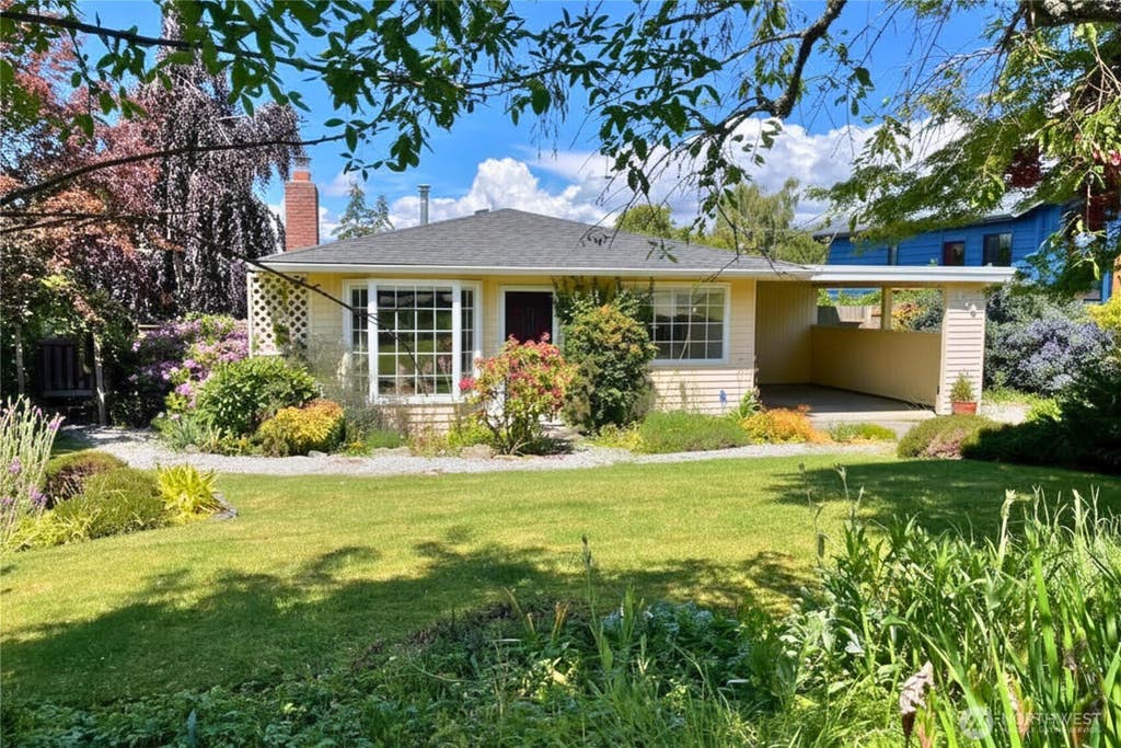 Photo of 116 Bayside Place, Bellingham, WA 98225 (MLS # 2536229)
