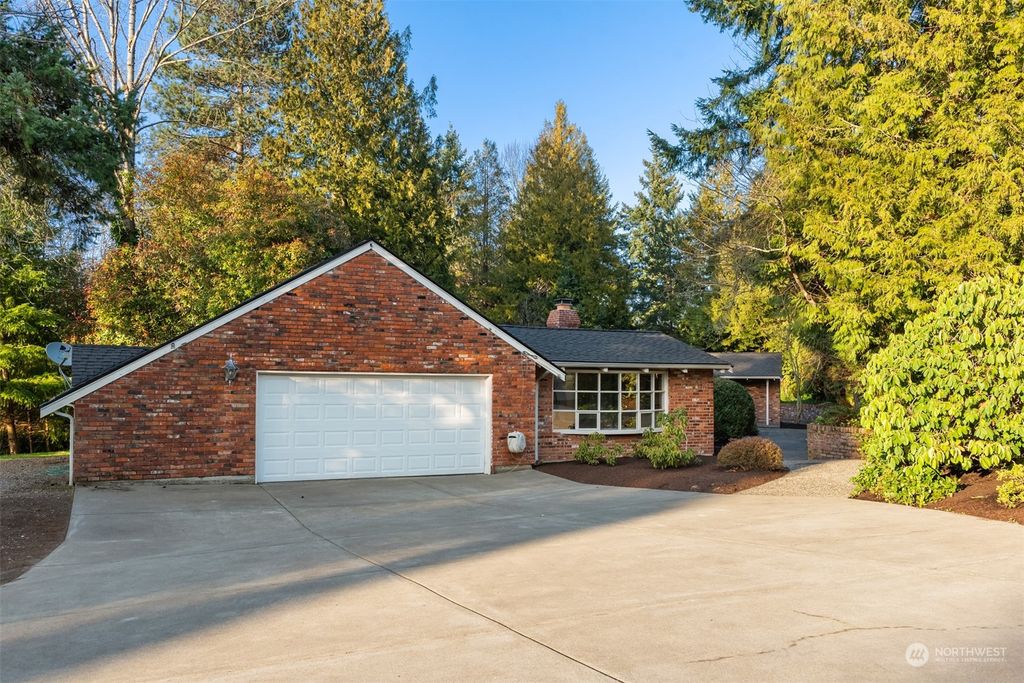 Photo of 2610 86th Avenue NE, Clyde Hill, WA 98004 (MLS # 2203150)