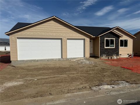 Photo of 133 Salmon Drive, Wenatchee, WA 98801 (MLS # 2497968)