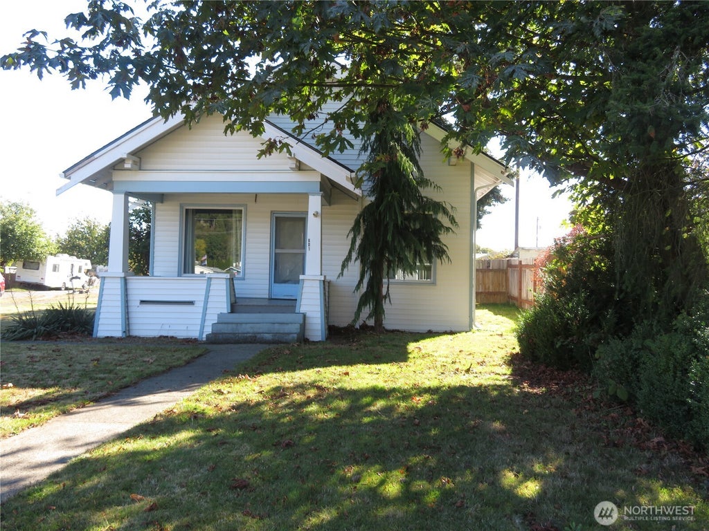 Photo of 601 W Anderson Street, Elma, WA 98541 (MLS # 2593937)