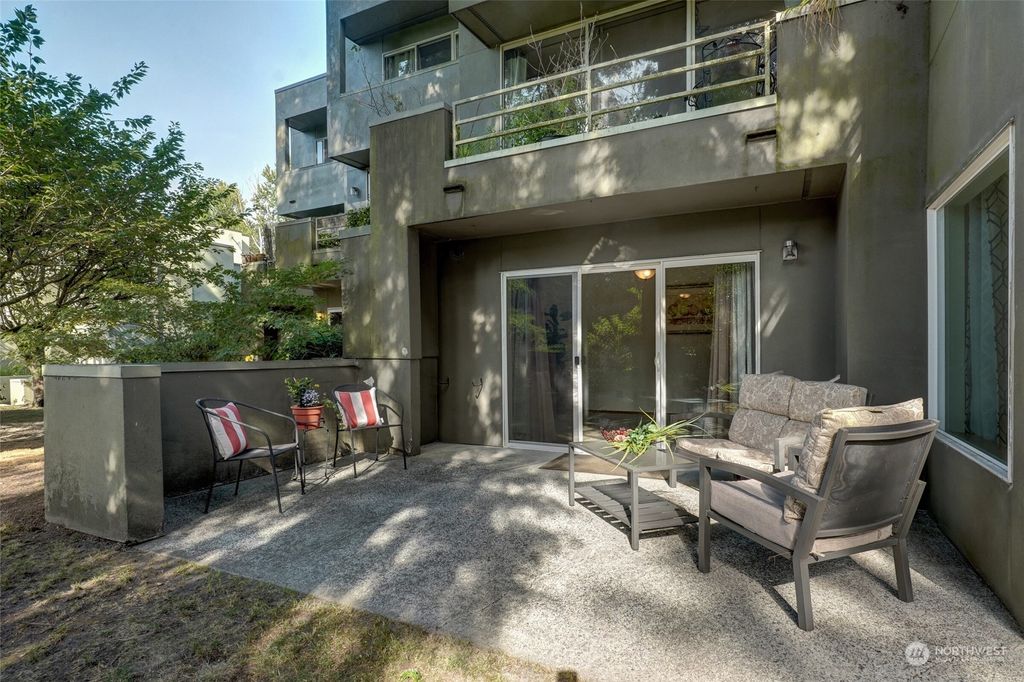 Photo of 17001 Inglewood Road NE #M105, Kenmore, WA 98028 (MLS # 2142373)