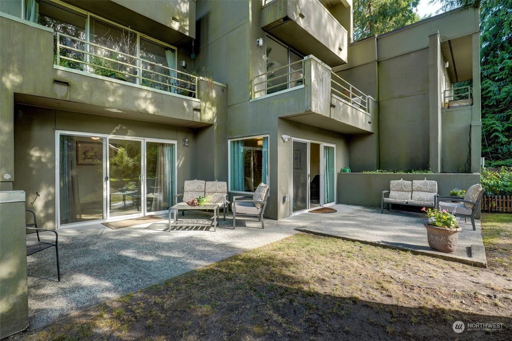Photo of 17001 Inglewood Road NE #M105, Kenmore, WA 98028 (MLS # 2142373)