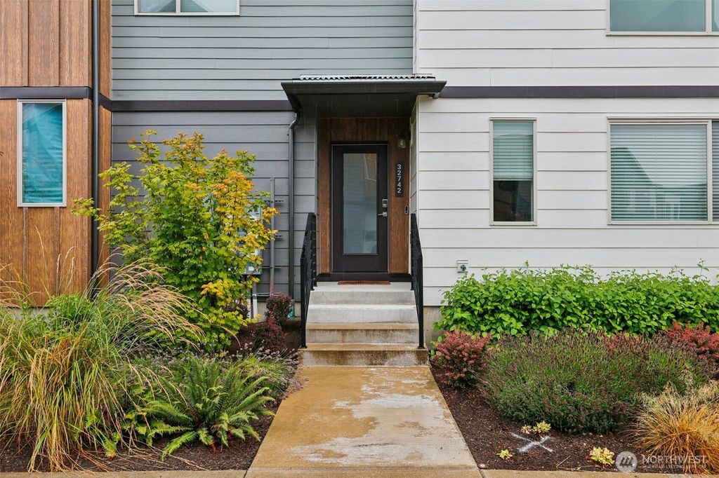 Photo of 32742 Hemlock Avenue SE, Black Diamond, WA 98010 (MLS # 2417310)