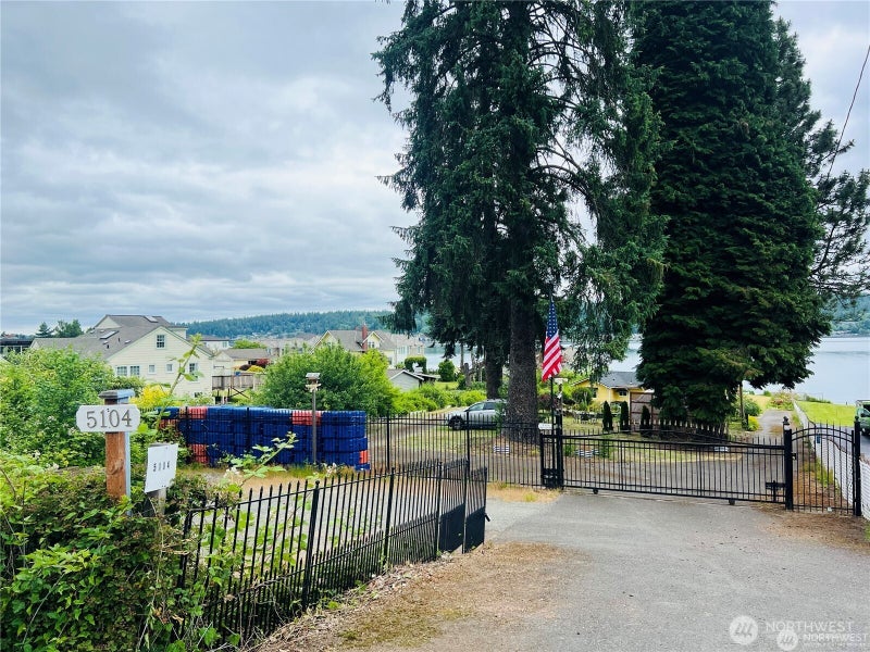 5104 NW Sammamish Road