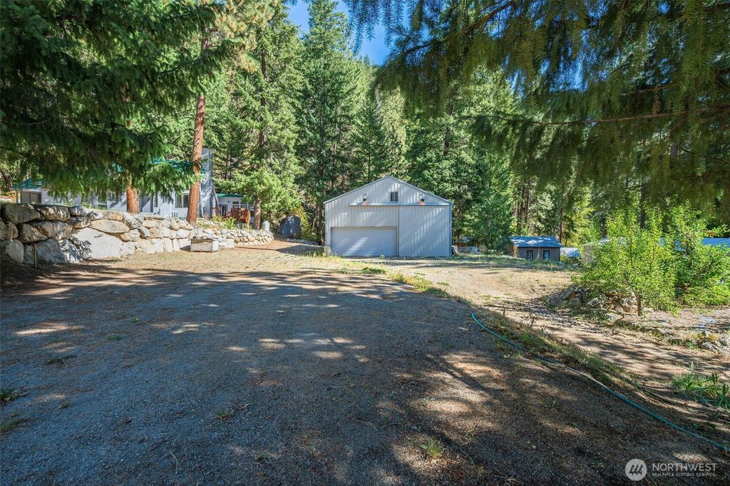 Photo of 17972 Entiat River Road, Entiat, WA 98822 (MLS # 2521466)