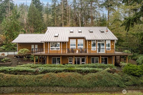 Photo of 209 Sara Vista Road, Coupeville, WA 98239 (MLS # 2459358)