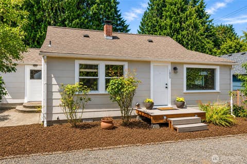Photo of 1809 Humphrey Street SE, Olympia, WA 98501 (MLS # 2560938)