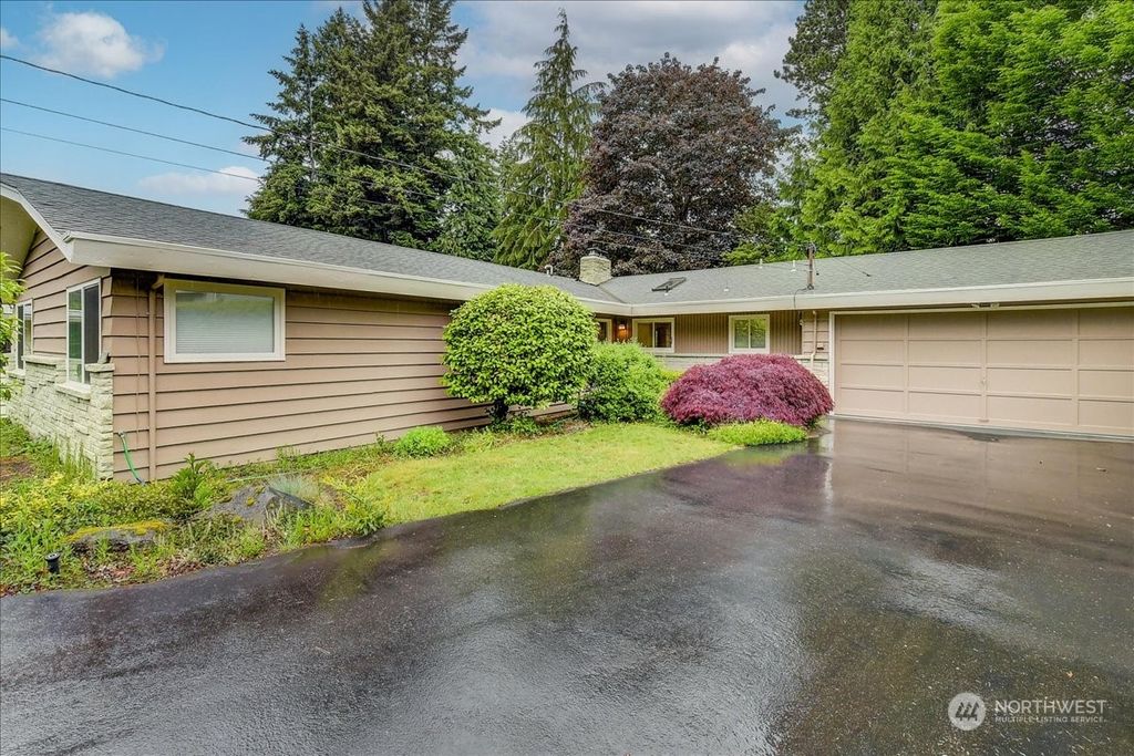 Photo of 208 NW 177th Street, Shoreline, WA 98177 (MLS # 2234004)