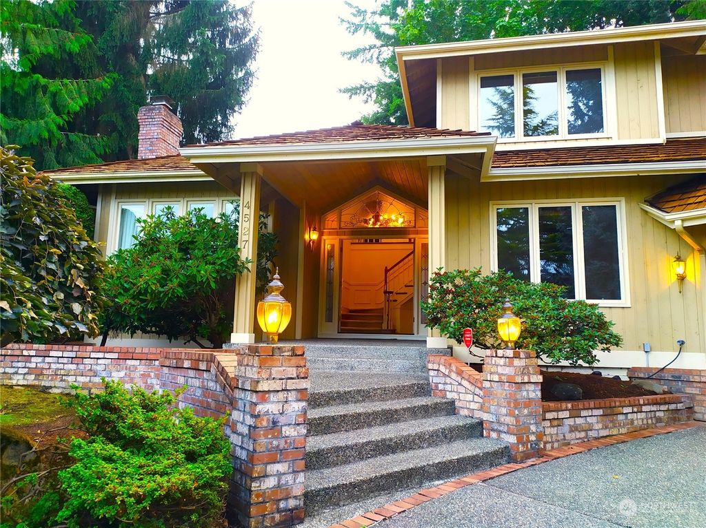 Photo of 4527 174th Avenue SE, Bellevue, WA 98006 (MLS # 2166611)