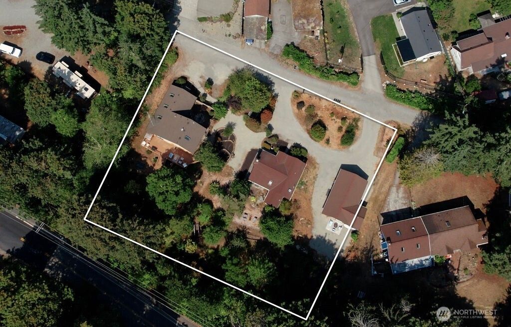 Photo of 4027 S 275th Place, Auburn, WA 98001 (MLS # 2428741)