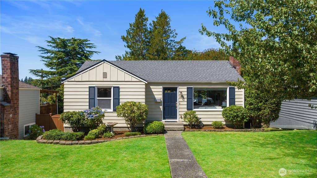 Photo of 5833 57th Avenue NE, Seattle, WA 98105 (MLS # 2536996)