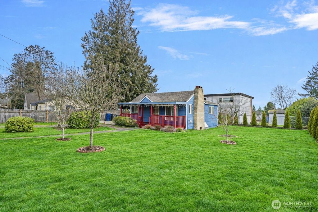 Photo of 14118 37th Avenue S, Tukwila, WA 98168 (MLS # 2484618)