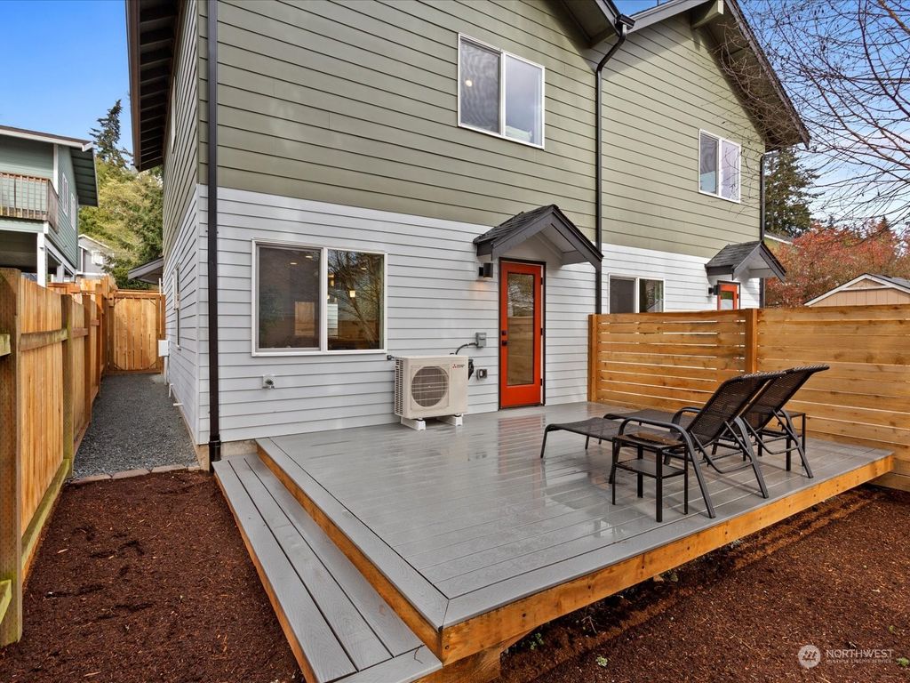 Photo of 13530 Burke Avenue N, Seattle, WA 98133 (MLS # 2051906)