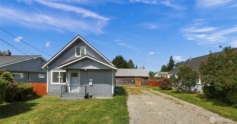 Photo of 314 Central Street, Sedro Woolley, WA 98284 (MLS # 2541532)