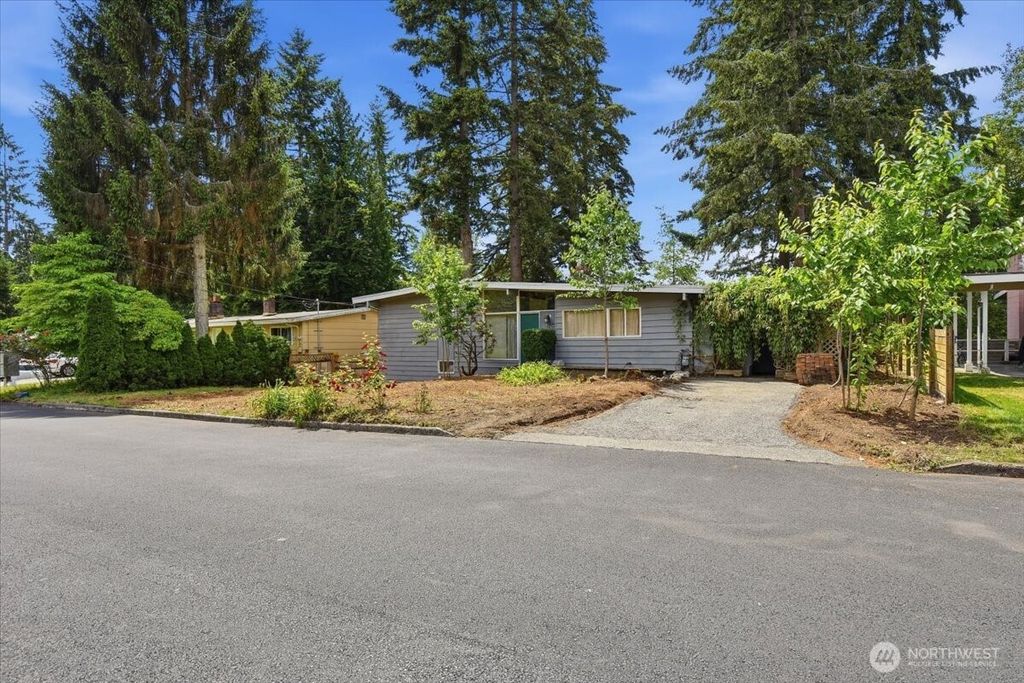 Photo of 1511 143rd Avenue SE, Bellevue, WA 98007 (MLS # 2536246)