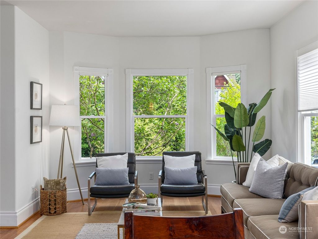 Photo of 931 21st Avenue, Seattle, WA 98122 (MLS # 2234210)