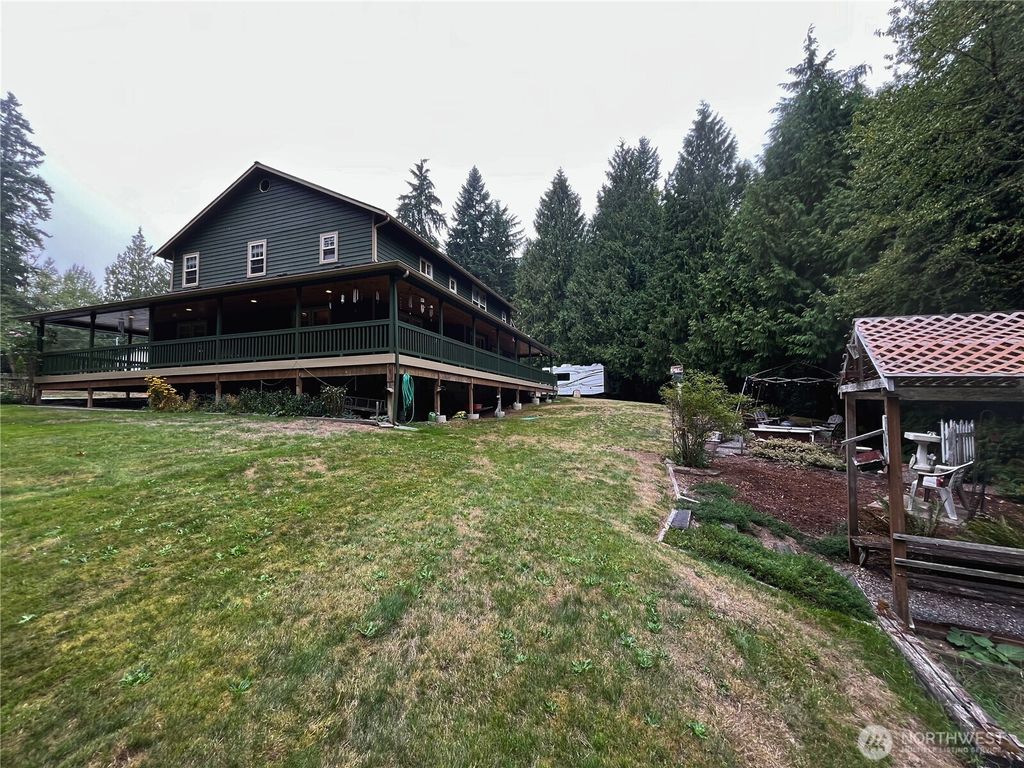 Photo of 727 114th Street NE, Marysville, WA 98271 (MLS # 2433121)