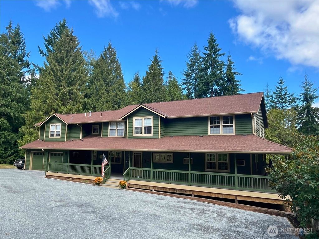 Photo of 727 114th Street NE, Marysville, WA 98271 (MLS # 2433121)