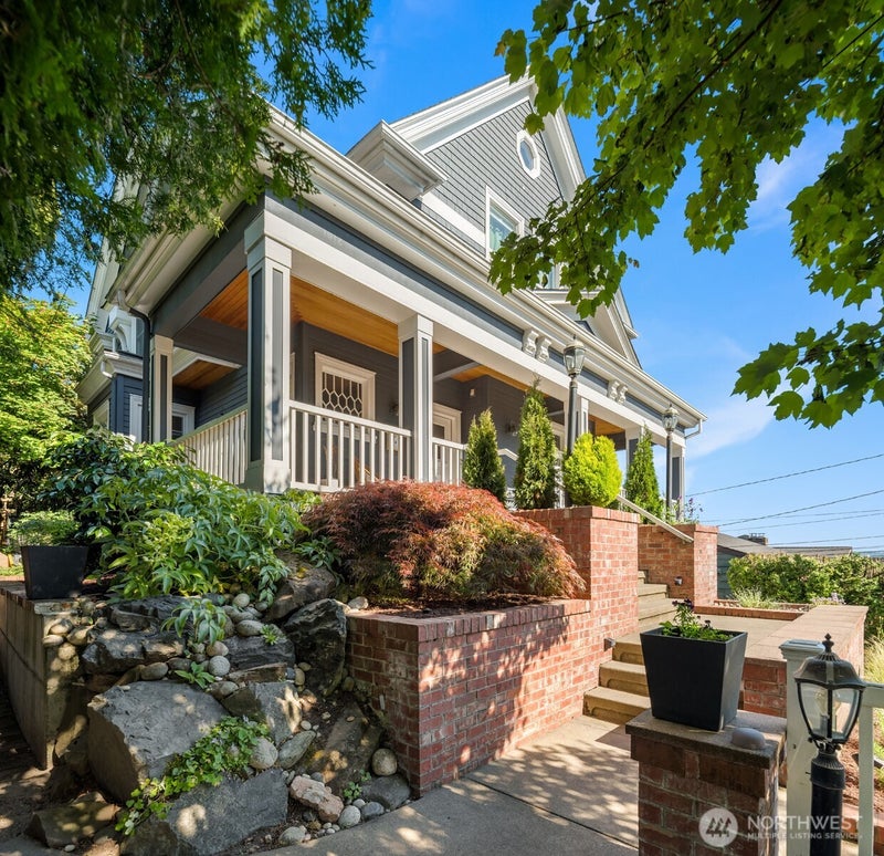 1012 2nd Avenue W