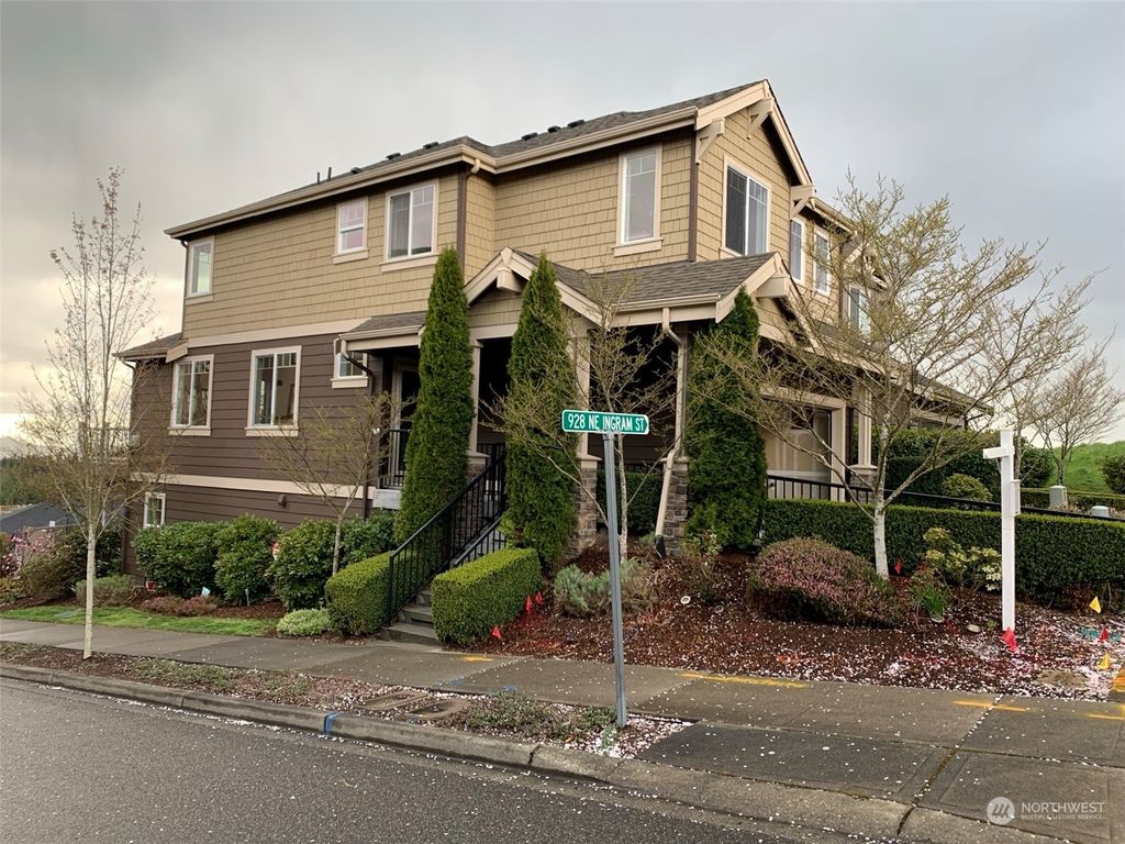 Photo of 976 NE Ingram Street, Issaquah, WA 98029 (MLS # 2215997)