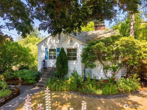 Photo of 8552 31st Avenue NW, Seattle, WA 98117 (MLS # 2557141)