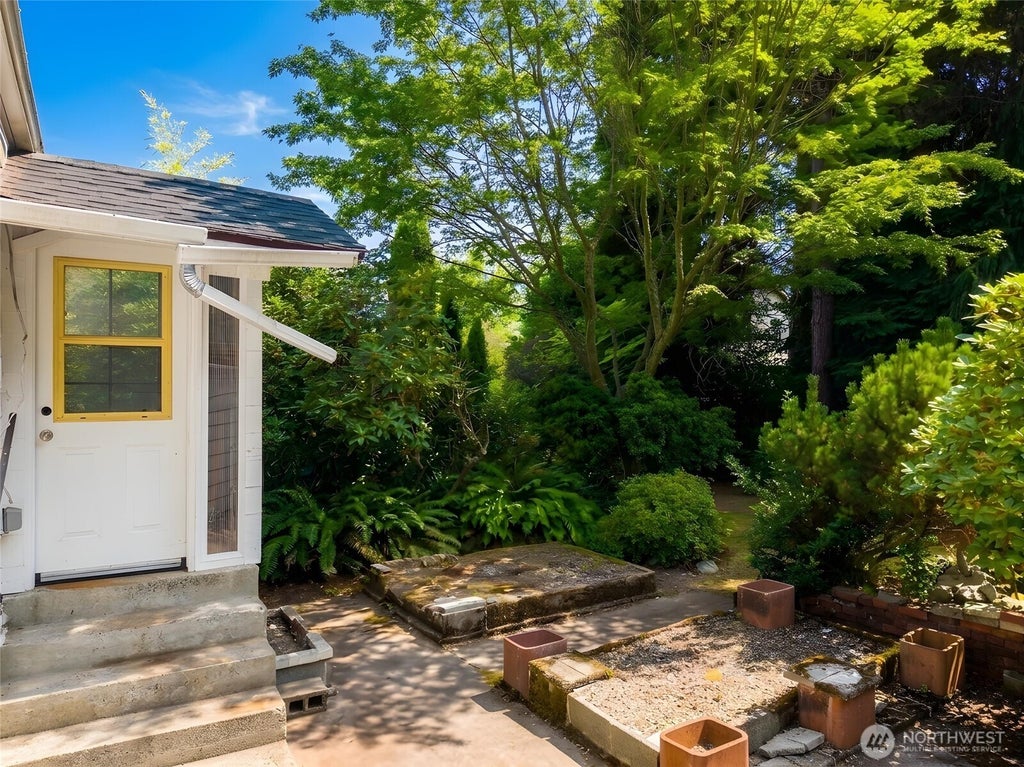 Photo of 8552 31st Avenue NW, Seattle, WA 98117 (MLS # 2557141)