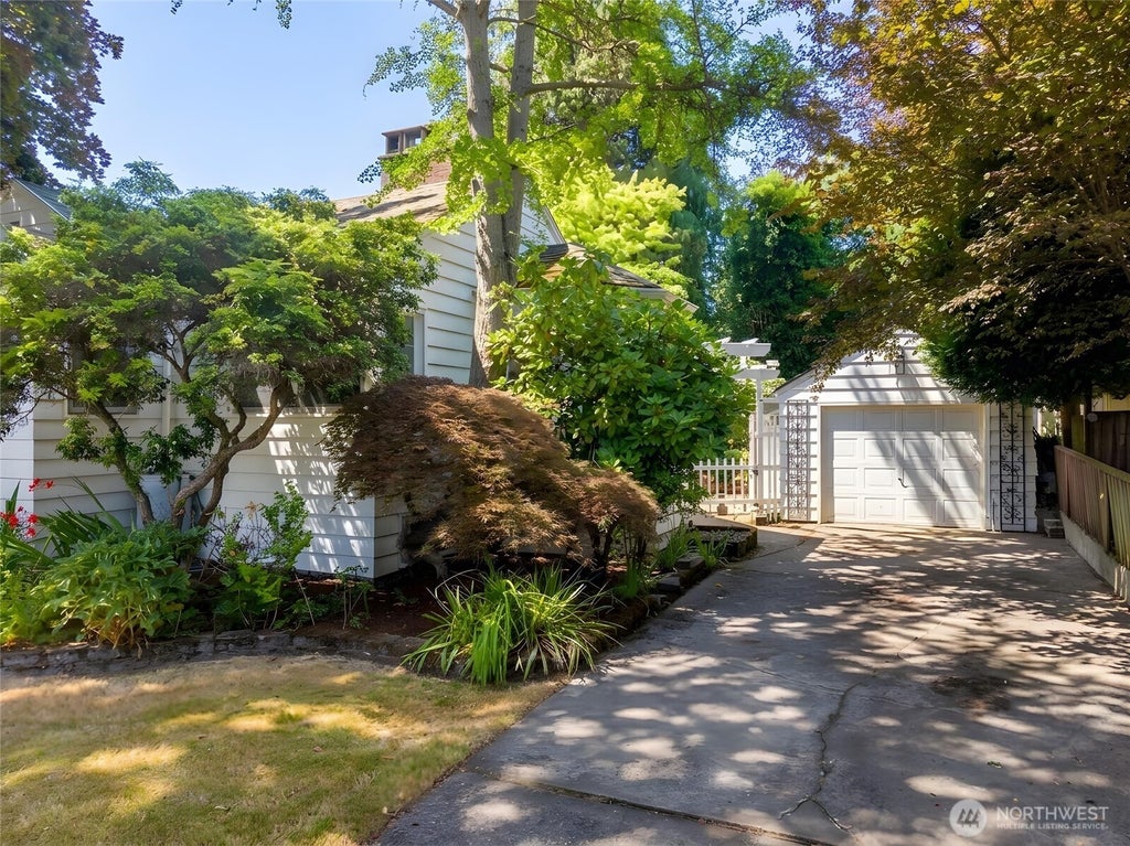 Photo of 8552 31st Avenue NW, Seattle, WA 98117 (MLS # 2557141)