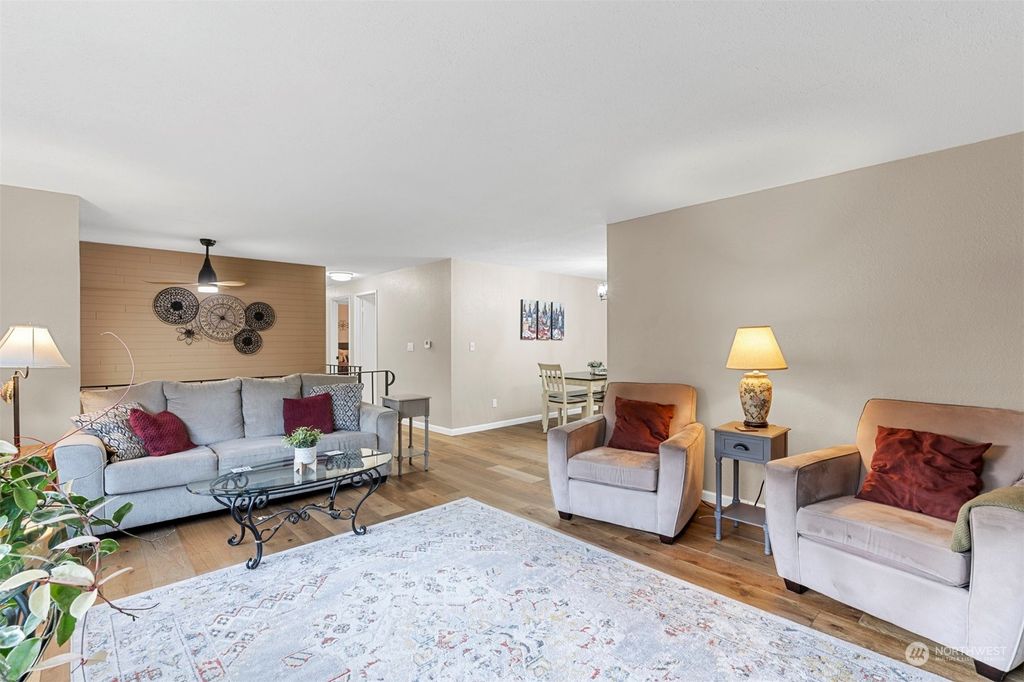 Photo of 14056 SE 202nd Street, Kent, WA 98042 (MLS # 2152904)