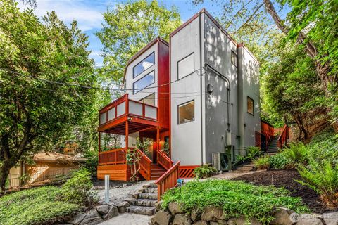 3527 E Spruce Street Seattle WA 98122