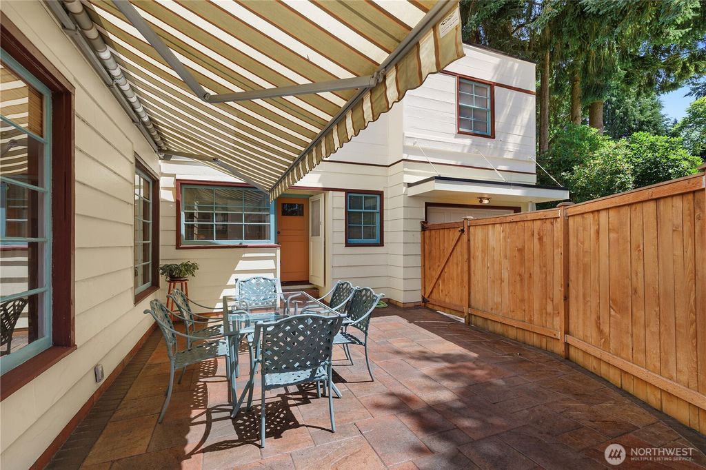 Photo of 311 19th Avenue SE, Olympia, WA 98501 (MLS # 2484401)