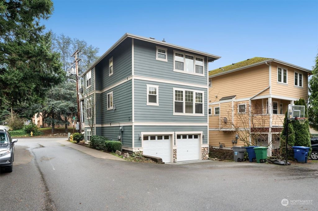Photo of 1421 Union Avenue NE, Renton, WA 98059 (MLS # 2318127)