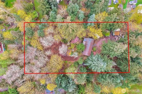 Photo of 36529 6th Avenue SW, Federal Way, WA 98023 (MLS # 2532392)