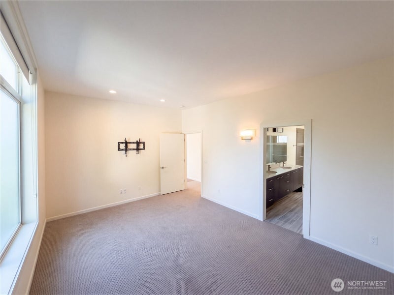 3009 Harbor Avenue SW