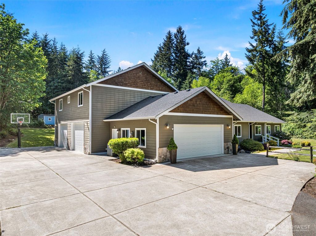 Photo of 11668 Banner Rd SE RD, Olalla, WA 98359 (MLS # 2527670)