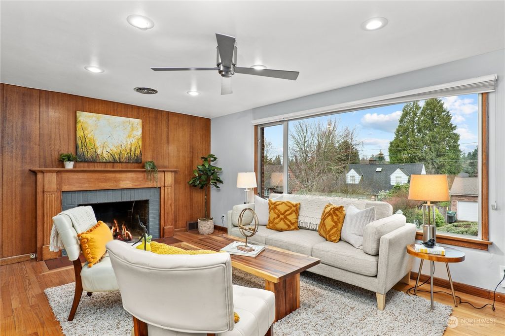 Photo of 7734 39th Avenue NE, Seattle, WA 98115 (MLS # 2210190)