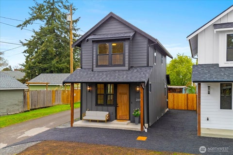 Photo of 2815 25th Street #C, Everett, WA 98201 (MLS # 2560909)