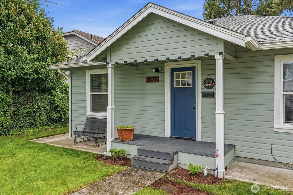 Photo of 2828 Fir Street, Longview, WA 98632 (MLS # 2514178)