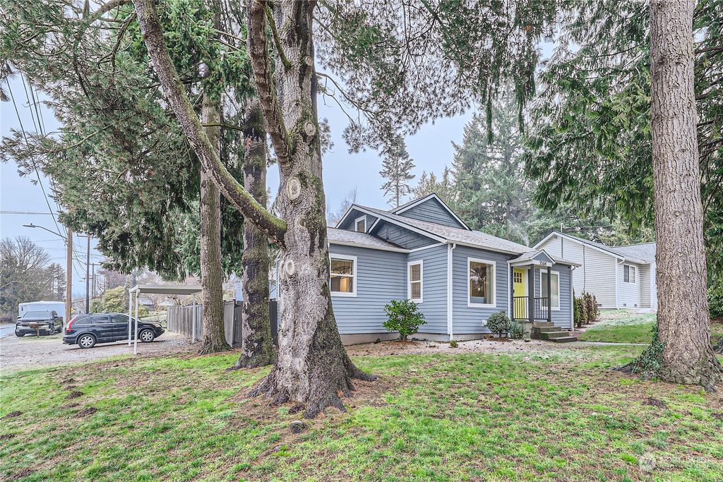 Photo of 3504 NE 143rd Street, Seattle, WA 98125 (MLS # 2212968)