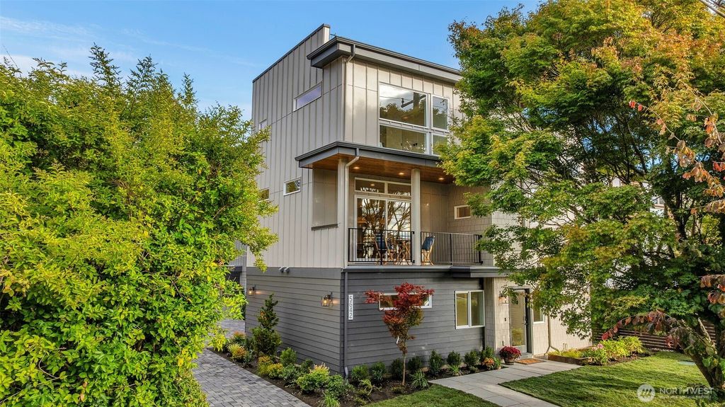 Photo of 5642 49th Avenue SW, Seattle, WA 98136 (MLS # 2437079)