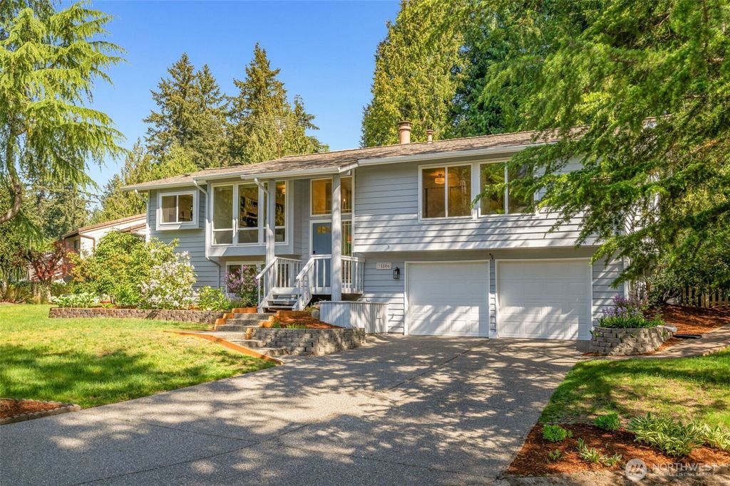 Photo of 15806 SE 166th Place, Renton, WA 98058 (MLS # 2514180)