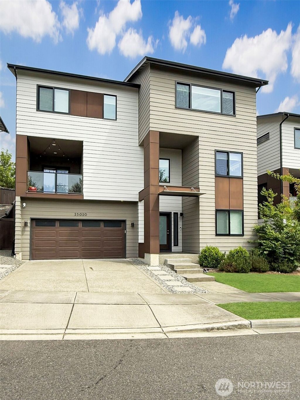 Photo of 25020 123rd Place SE, Kent, WA 98030 (MLS # 2399046)