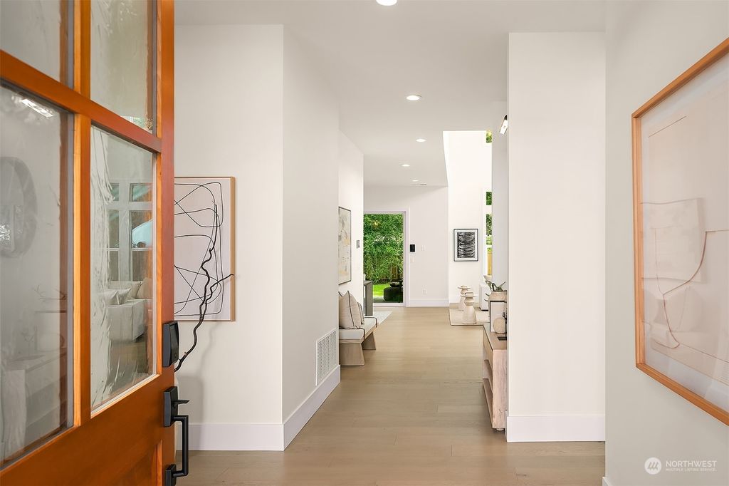 Photo of 7532 122nd Avenue NE, Kirkland, WA 98033 (MLS # 2317936)