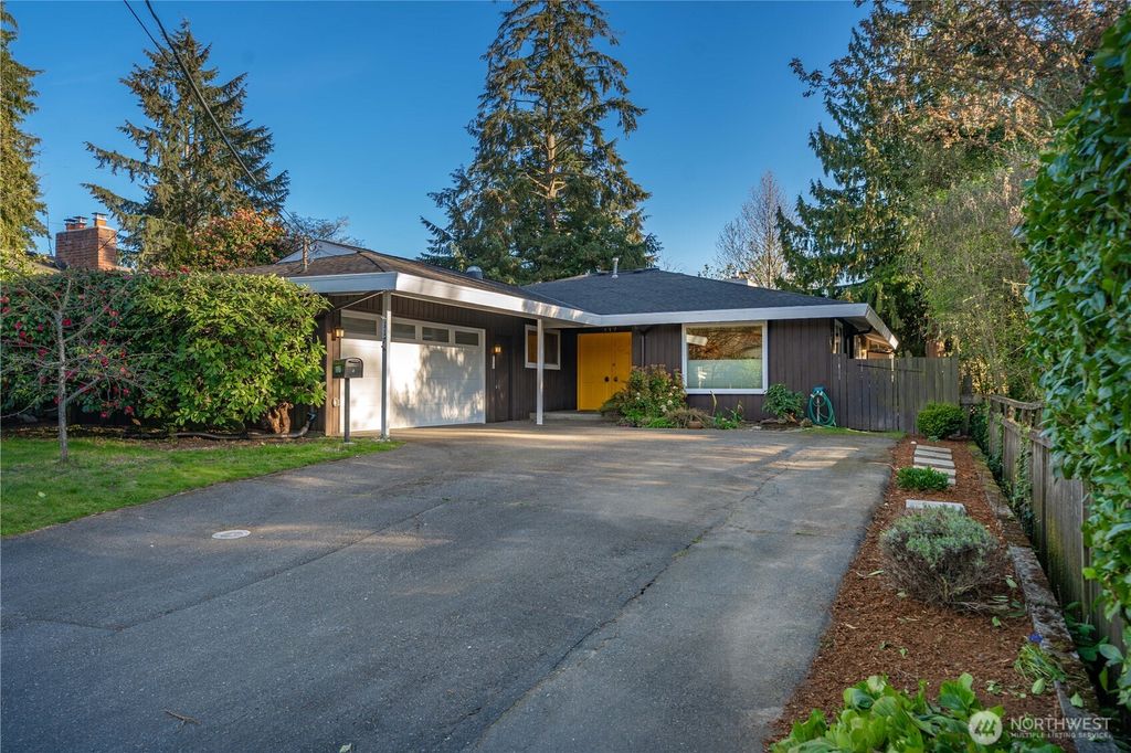 Photo of 117 NW 130th Street, Seattle, WA 98133 (MLS # 2504476)