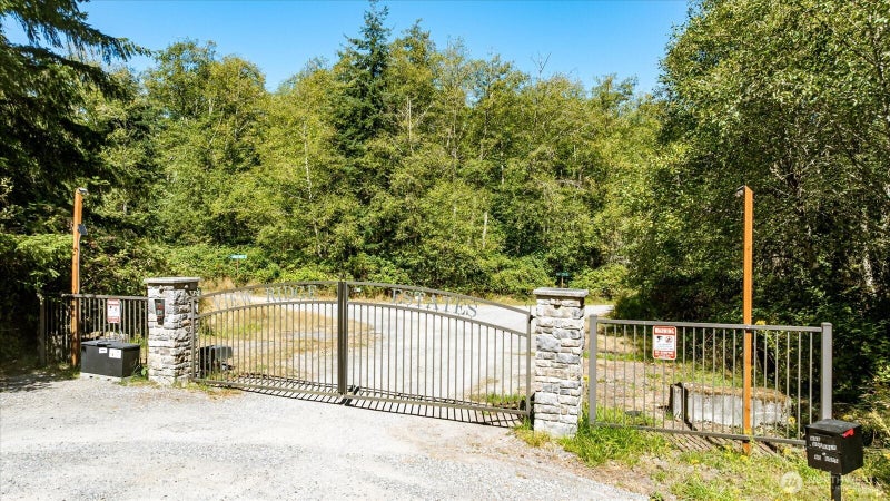 3437 Water View