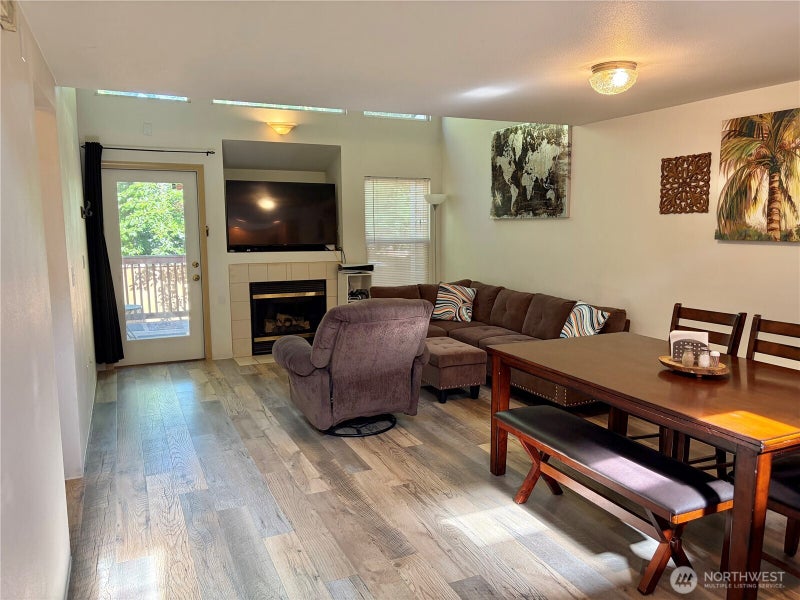 1604 NW Seasons Lane